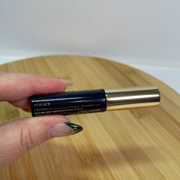 Estee Lauder Sumptuous Mascara 01 Black Bold Volume Lifting 0.1 oz 2.8 mL - Picture 2 of 4